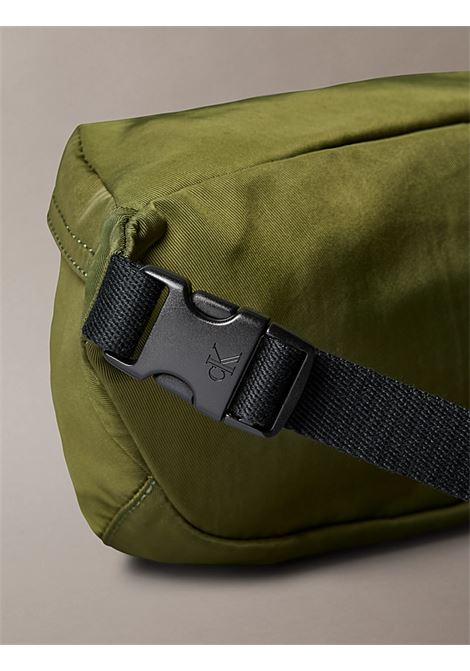 Marsupio in nylon con logo monogramma CALVIN KLEIN | LV04D3116GLLP